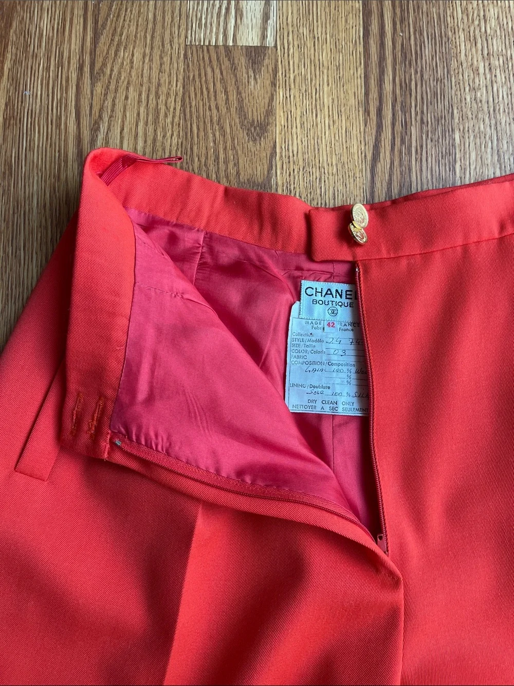 CHANEL Boutique Vintage 100% Wool Pleated Shorts Women’s Red FR 42 (US 8/10)